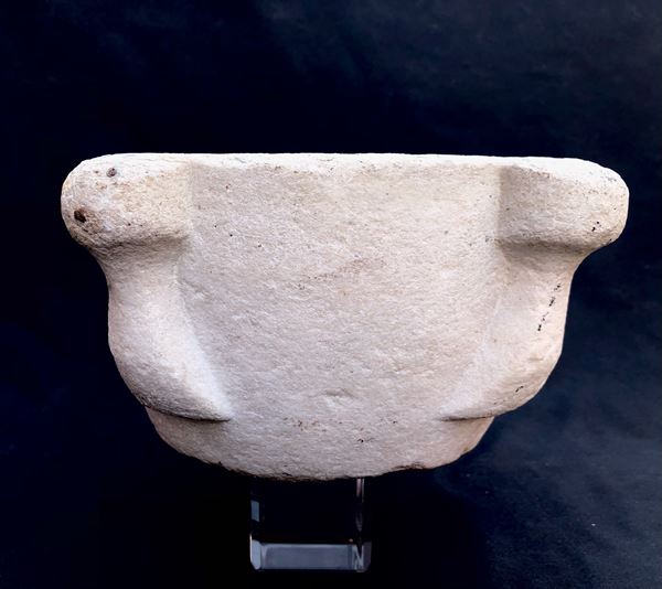 ANTICO MORTAIO IN MARMO. TOSCANA (?)