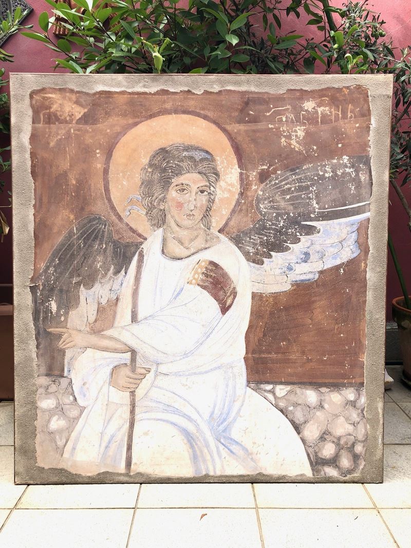 STILE DEL XIII SECOLO. AFFRESCO REALIZZATO CON LA TECNICA DELLO “STRAPPO” Figura di angelo annunciante  - Asta Art & Trouvailles. Oltre 200 lotti ad offerta libera - Cambi Casa d'Aste