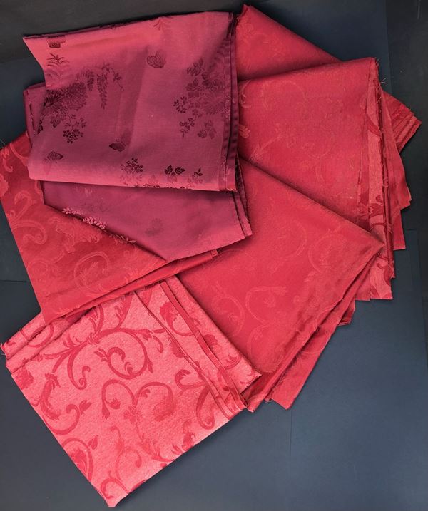 NUMEROSI SCAMPOLI DI TESSUTO LAVORATO