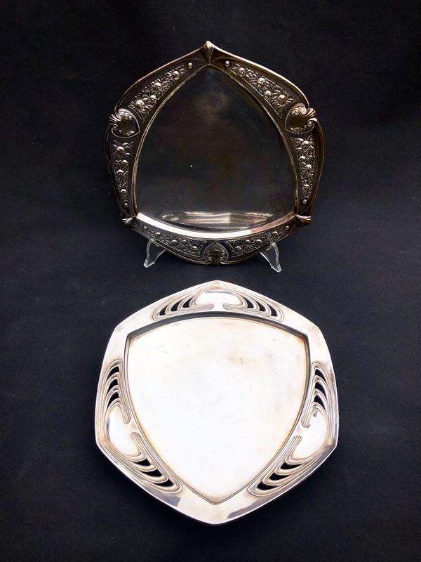 DUE VASSOI LIBERTY IN METALLO ARGENTATO