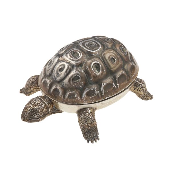 Silver "tortoise" box with lighter. Signed M. Buccellati