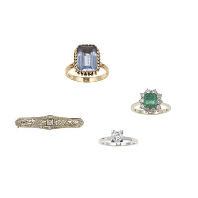 Lotto Composto da Anello con Diamante di Ct 0.60 Circa, Anello con Smeraldo di Ct 1.00 Circa, Ane...