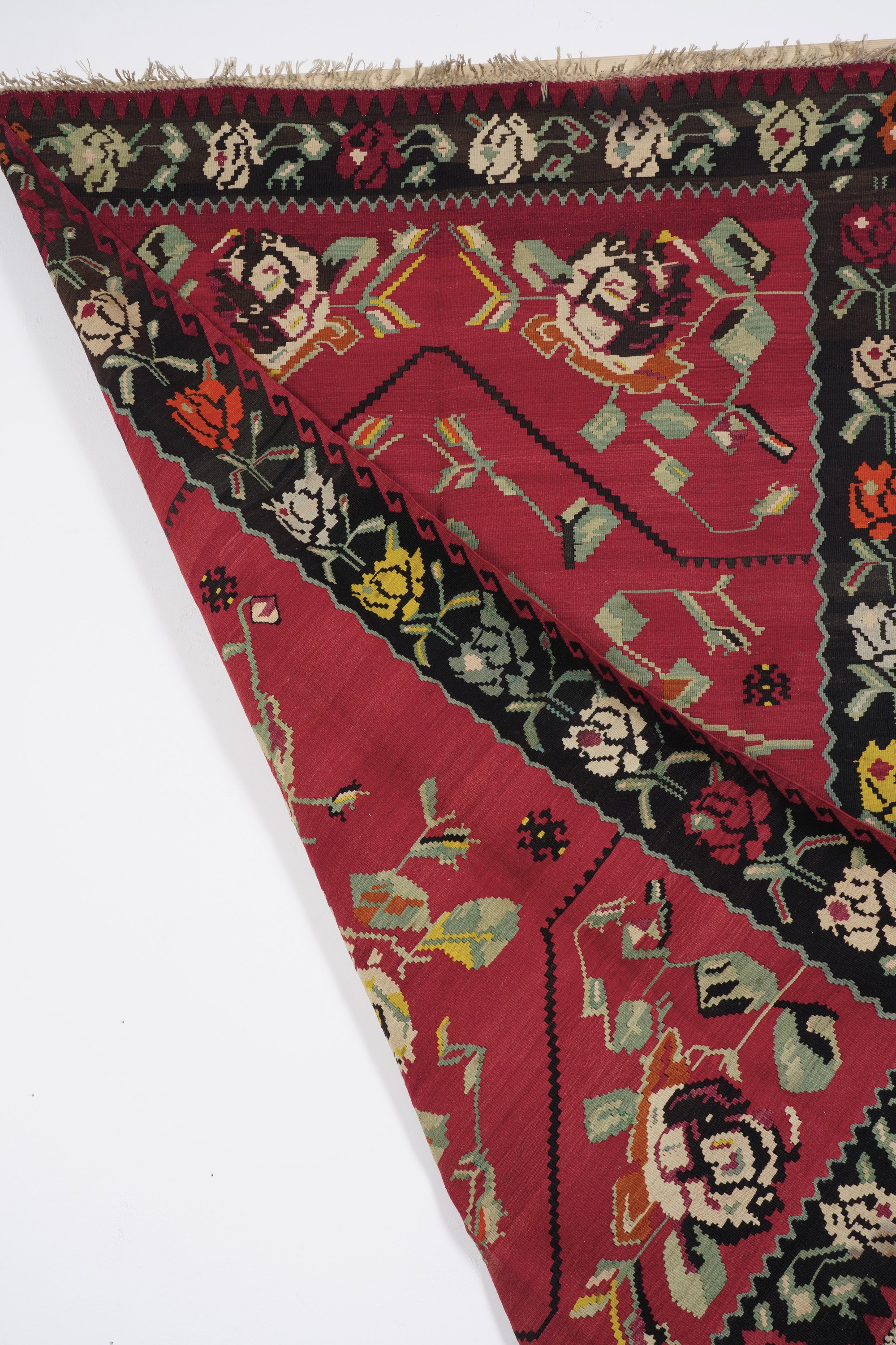 Kilim Karabagh, Caucaso Inizio XX Secolo Fondo Rosso con Rose
