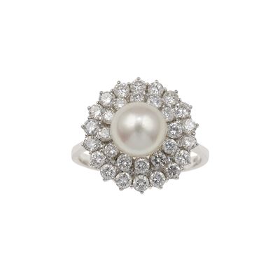 Anello con Perla e Diamanti a Contorno