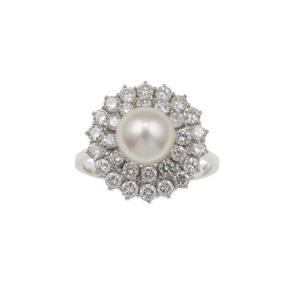 Diamond, pearl and gold ring