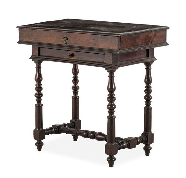 Scrittoio San Filippo in noce. Emilia, metà XVII secolo