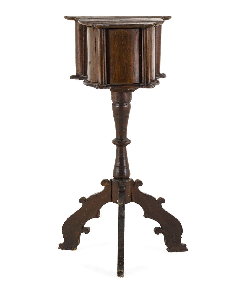 Mobile contenitore. Venezia, fine XVII - inizio XVIII secolo  - Auction Italian Residences - Cambi Casa d'Aste