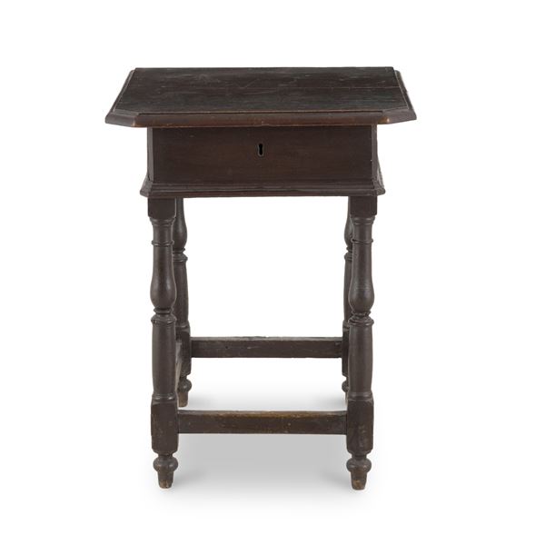 Tavolino ad un cassetto. XVII secolo