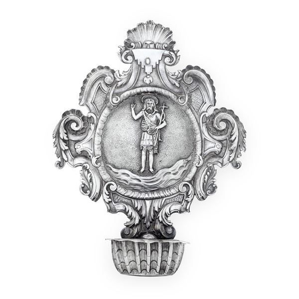 Probabilmente Genova, XVIII-XIX secolo, marchio di ricontrollo con croce mauriziana e delfino Grande acquasantiera con San Giovanni Battista