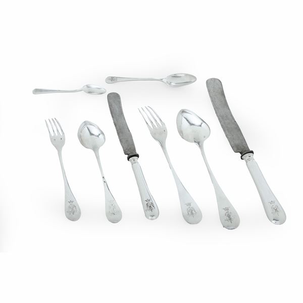 Servizio di posate decorato con stemma. Germania XX secolo