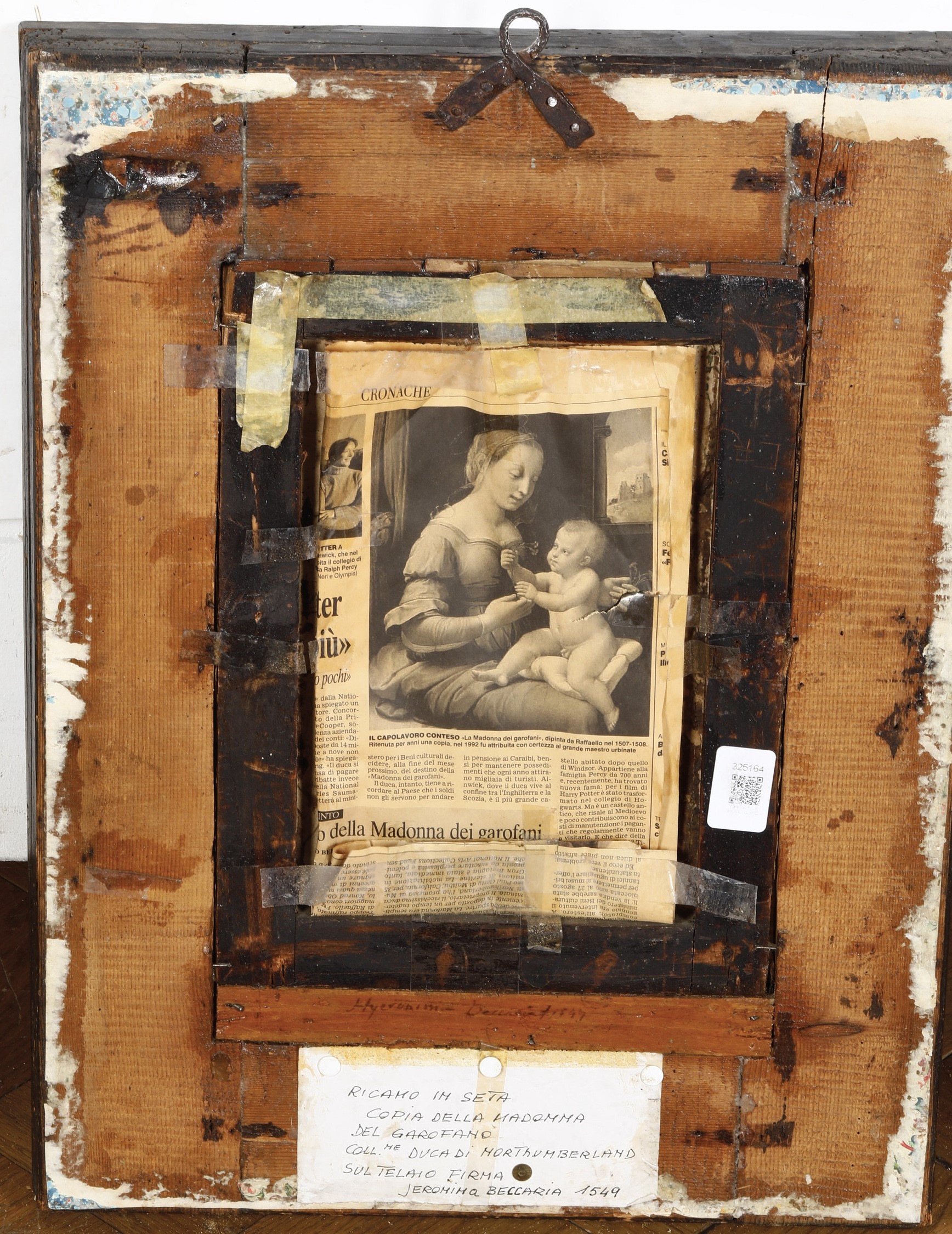 Madonna con Bambino, ricamo in seta su pergamena, XVI-XVII secolo