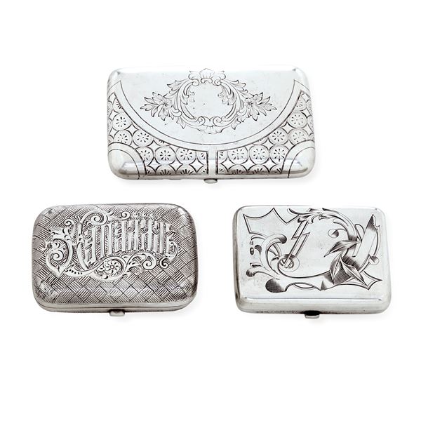 Due Mosca, uno San Pietroburgo, XIX-XX secolo  Due tabacchiere e un portasigarette