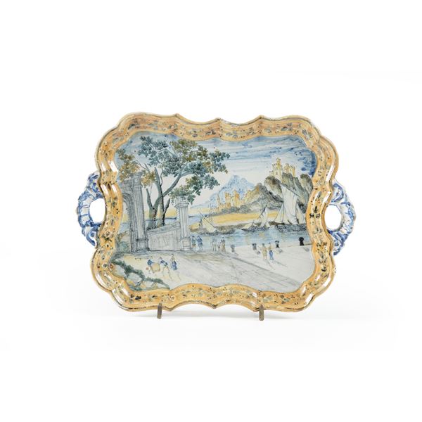 Vassoio. Castelli, 1900 circa.