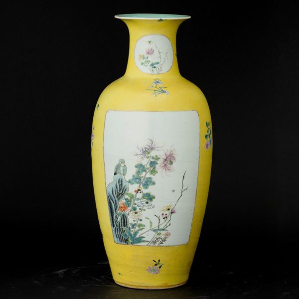 Vaso in porcellana a fondo giallo con scene vegetali entro riserve, Cina, Repubblica