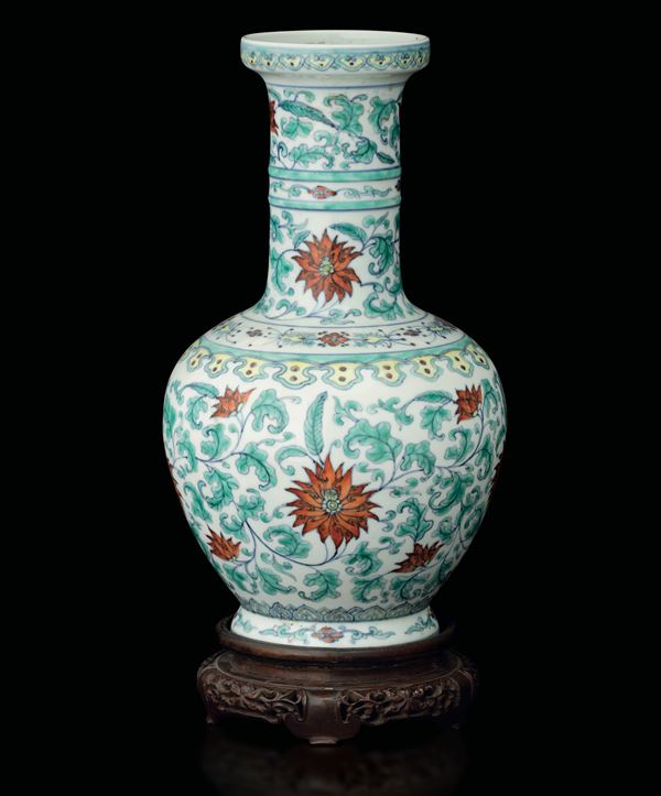Vaso in porcellana stile Doucai , Cina, XX secolo