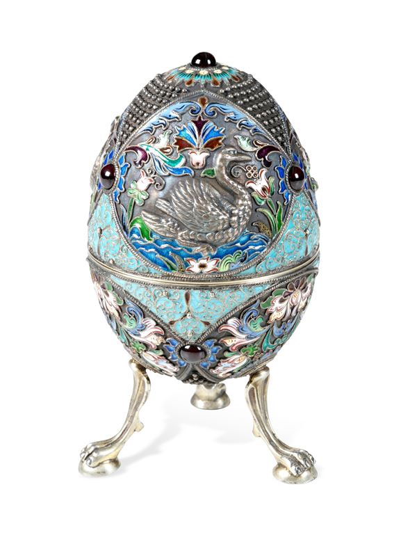 Mosca, XX secolo Scatola a foggia di uovo