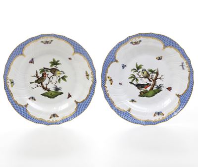 Coppia di Piatti “rothschild”. Ungheria, Manifattura Herend, XX Secolo.