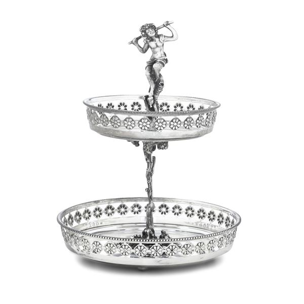 Alzata a due ripiani. Argenteria italiana del XX secolo, argentiere Cesa, Alessandria