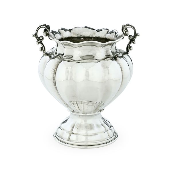 Argenteria artistica italiana, prima metà del XX secolo Vaso biansato