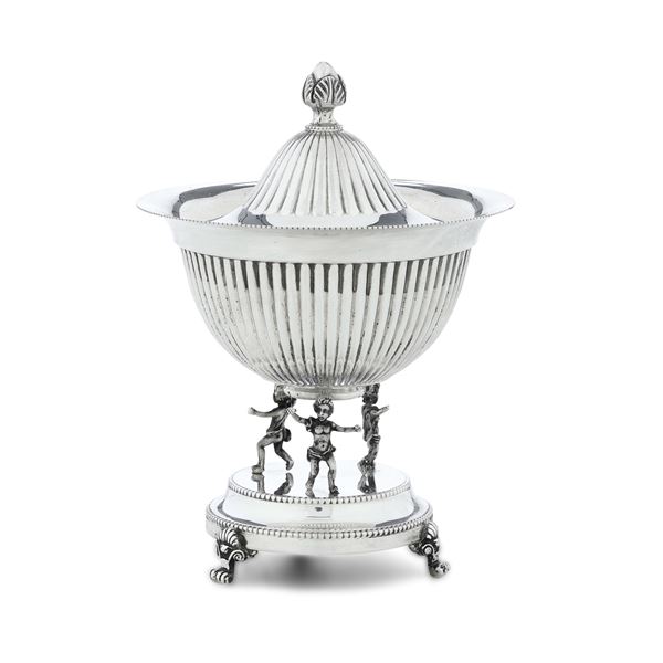 Zuccheriera con putti. Argenteria fiorentina del XX secolo, argentiere Bruno Bausi