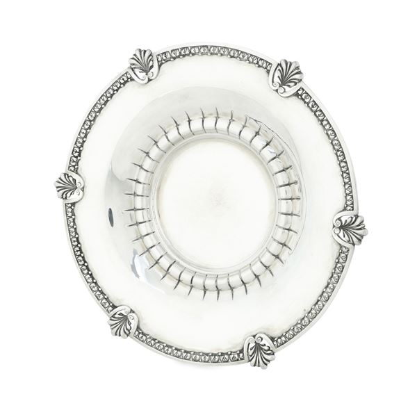 Vassoio centrotavola. Argenteria milanese del XX secolo, argentiere Fassi Arno