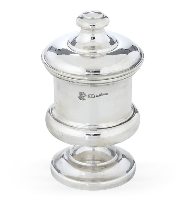 Vaso con coperchio. Argenteria artistica fiorentina del XX-XXI secolo, argentiere Brandimarte.