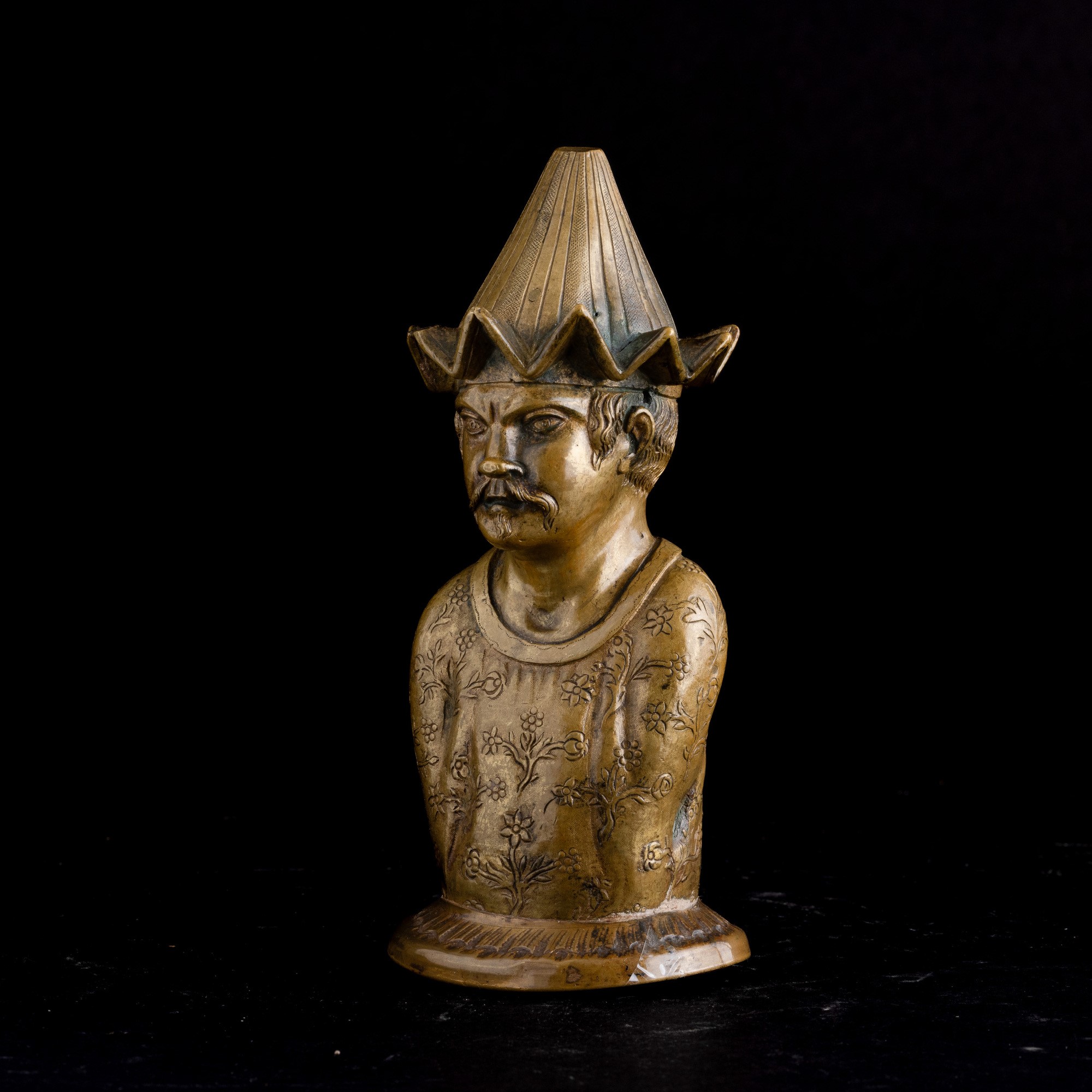 Figura di personaggio maschile, bronzo, India, XX secolo