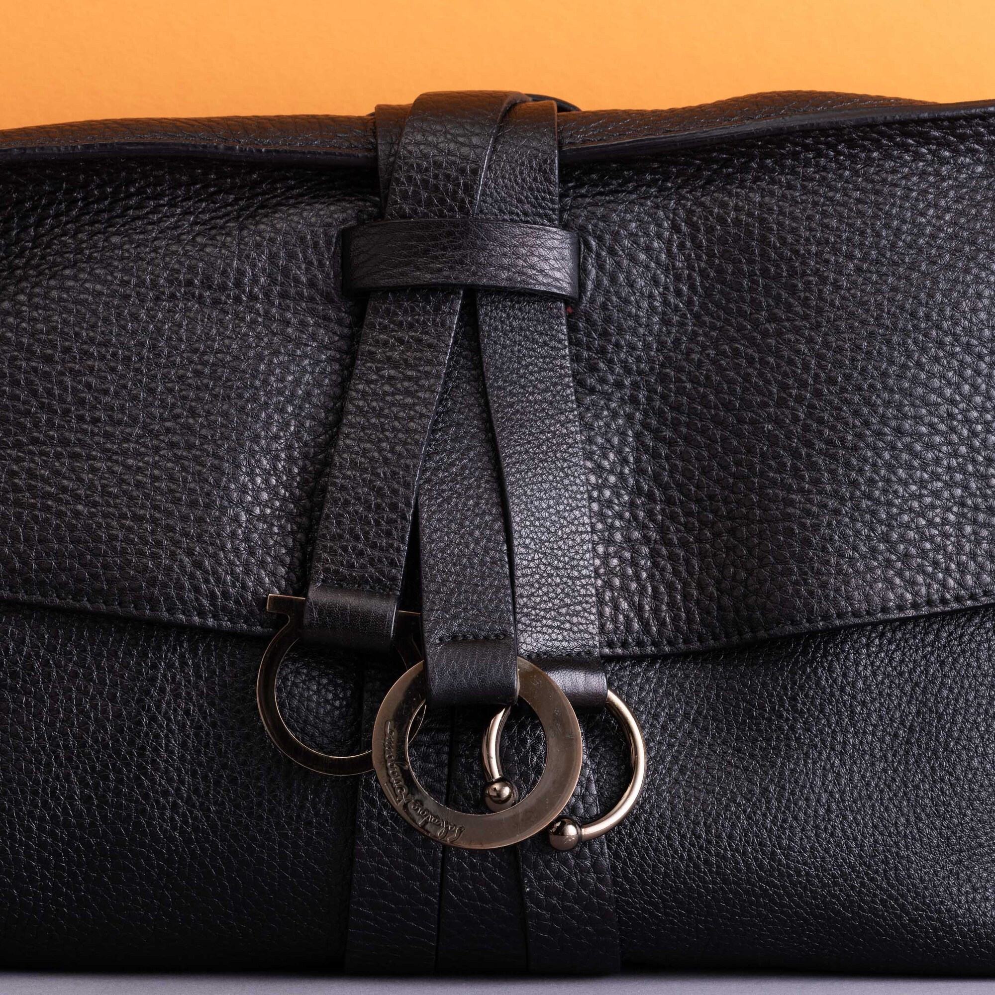 Salvatore Ferragamo Maxi Pochette Top Chic