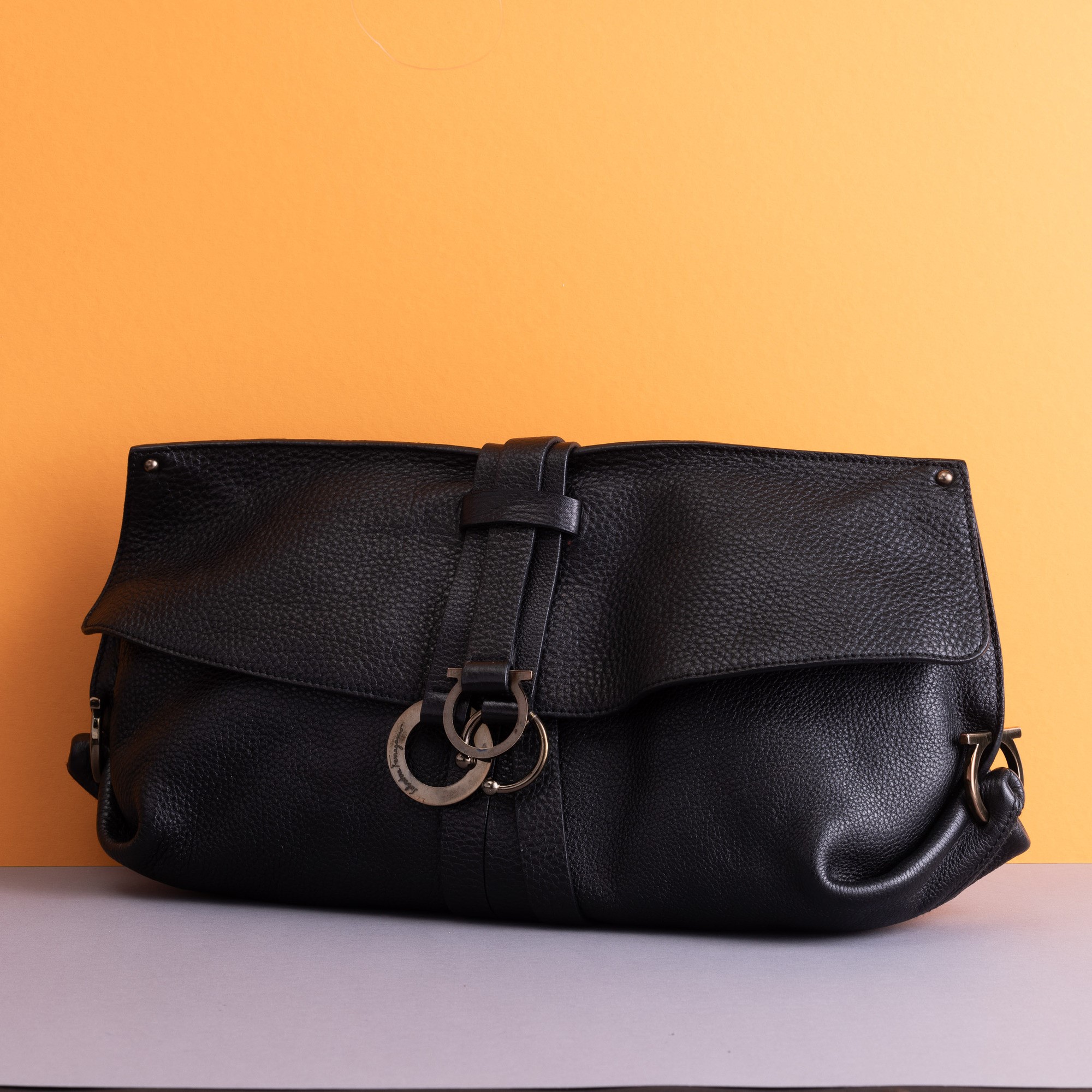 Salvatore Ferragamo Maxi Pochette Top Chic