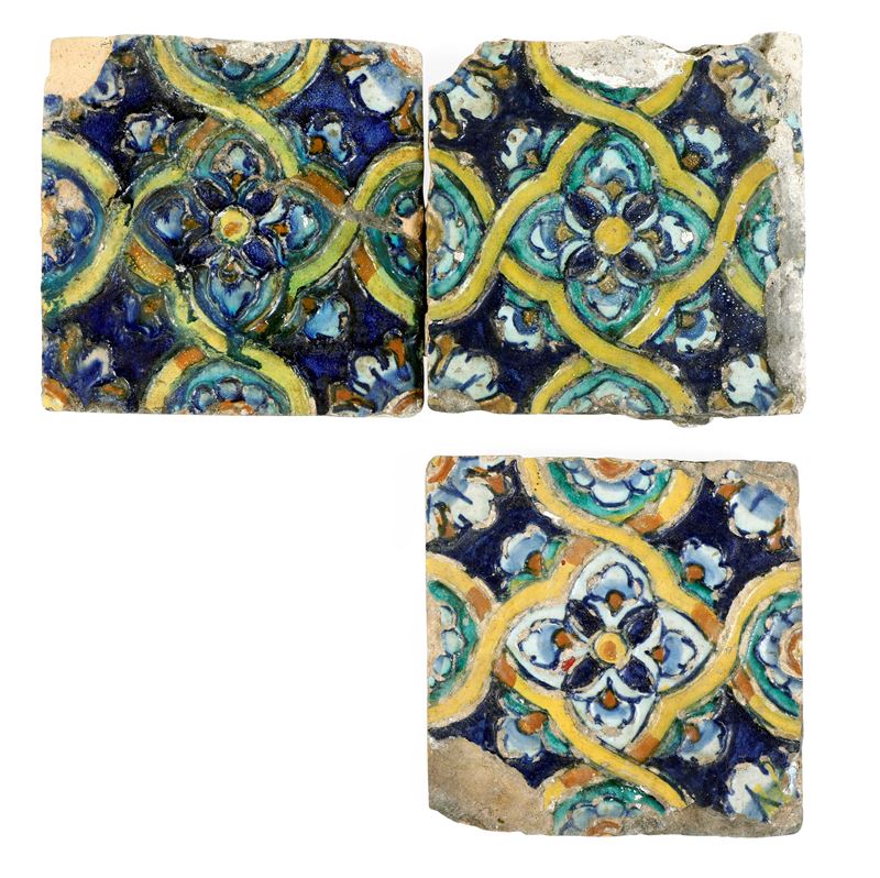 Tre mattonelle (laggioni) Savona, XVI secolo  - Auction Majolica and Porcelain - Cambi Casa d'Aste