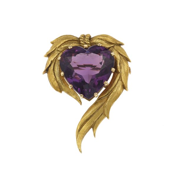 Amethyst and gold pendant