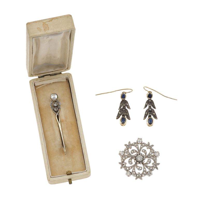 Two brooches and a pair of earrings  - Auction Jewels - Cambi Casa d'Aste