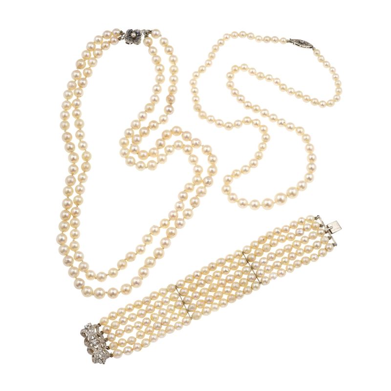 Lotto composto da due collane ed un bracciale con perle coltivate  - Asta Gioielli - Cambi Casa d'Aste