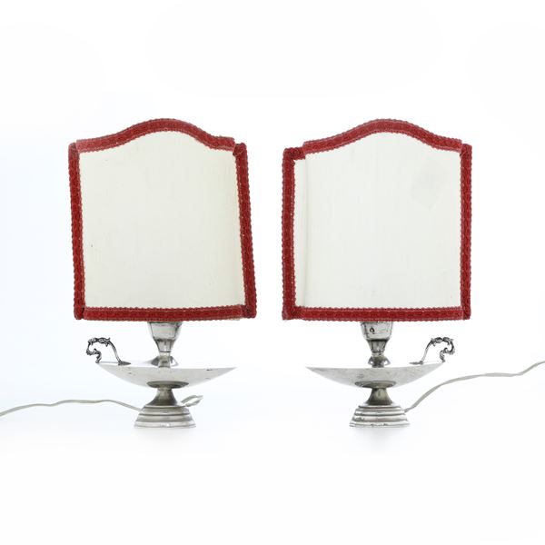 Coppia di piccoli lumi. Argenteria italiana della prima metà del XX secolo