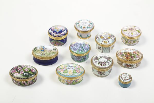 Lotto di 11 scatoline. Inghilterra, Halcyon Days Enamels, fine del XX secolo.