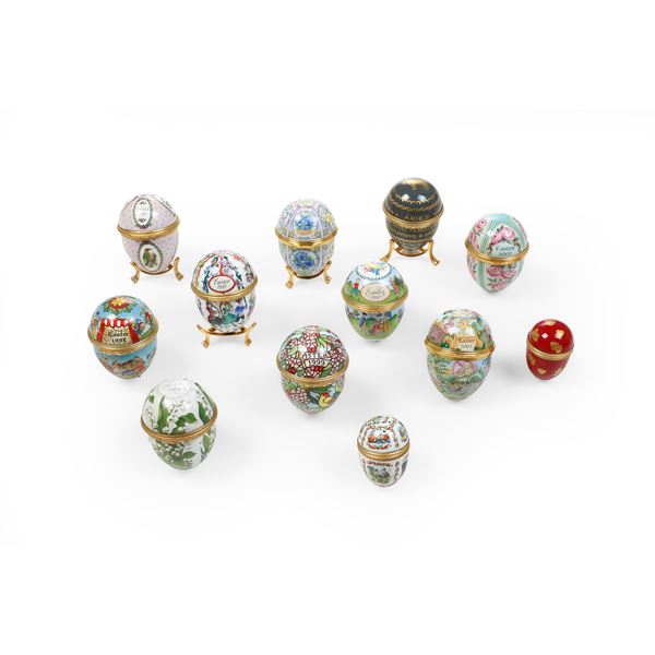 Lotto di 12 uova. Inghilterra, Halcyon Days Enamels, fine del XX secolo.