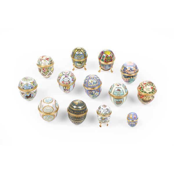 Lotto di 13 uova. Inghilterra, Halcyon Days Enamels, fine del XX secolo.