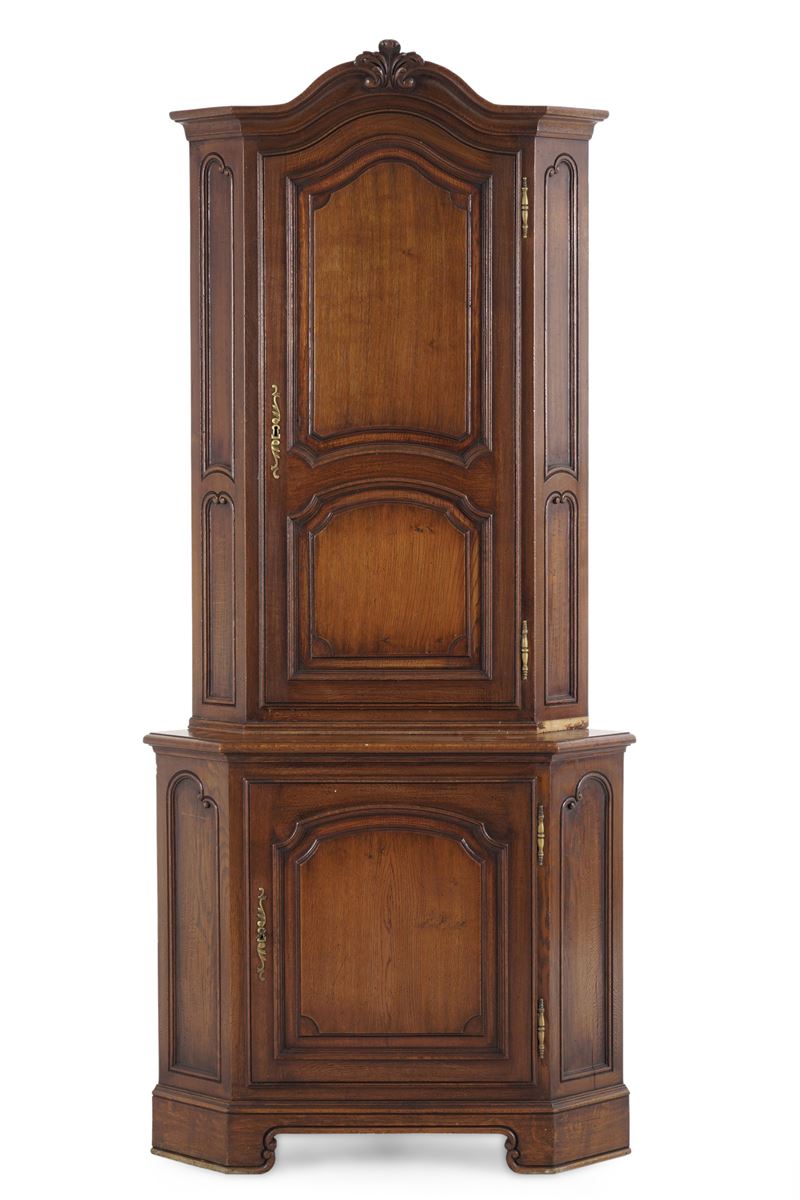 Angoliera doppio corpo in stile settecentesco  - Asta Antiquariato - Cambi Casa d'Aste