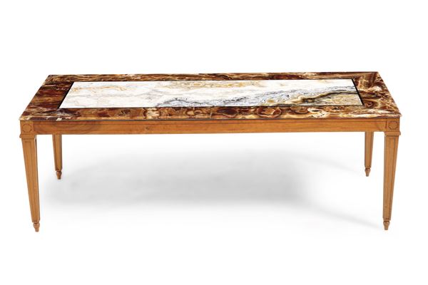 Tavolino da salotto Luigi XVI. XX secolo