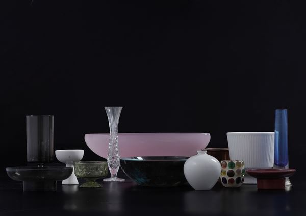 Miscellanea di vasi e ciotole in vetro. XX secolo