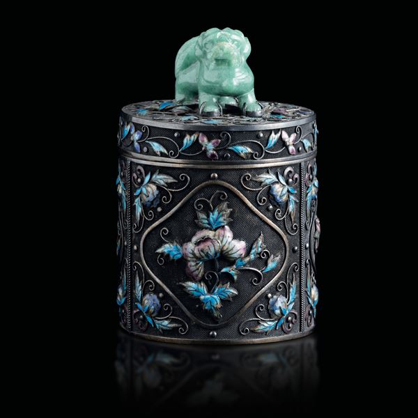 Scatola in argento e filigrana a motivi floreali con coperchio a foggia di Cane di Pho in turchese, Cina, Dinastia Qing, fine XIX secolo