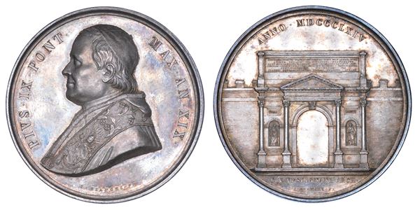 STATO PONTIFICIO. PIO IX (Giovanni Maria Mastai Ferretti), 1846-1878. Medaglia annuale in argento 1864/A. XIX. Restauro di Porta Pia.