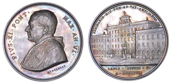 ROMA. PIO XI (Achille Ratti), 1922-1939. Medaglia annuale in argento 1927/A. VI. Ampliamento del Seminario Minore in Vaticano.