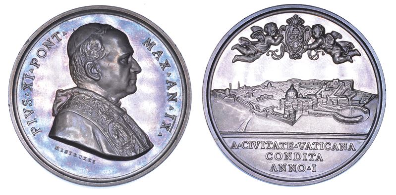 VATICANO. PIO XI (Achille Ratti), 1922-1939. Medaglia annuale in argento 1930/A. IX. Primo Anniversario della Costituzione dello Stato della Città del Vaticano.  - Auction Numismatics - Medals and popes - II - Cambi Casa d'Aste