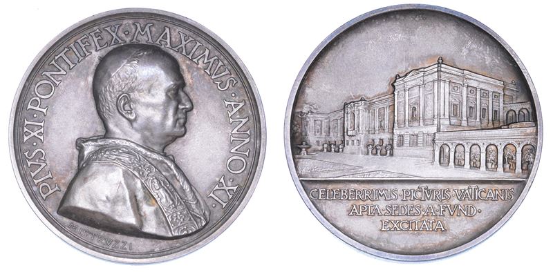 VATICANO. PIO XI (Achille Ratti), 1922-1939. Medaglia annuale in argento 1932/A. XI. La nuova Pinacoteca Vaticana.  - Auction Numismatics - Medals and popes - II - Cambi Casa d'Aste
