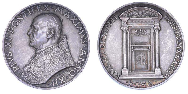 VATICANO. PIO XI (Achille Ratti), 1922-1939. Medaglia annuale in argento 1933/A. XII. Anno Santo della Redenzione.  - Auction Numismatics - Medals and popes - II - Cambi Casa d'Aste