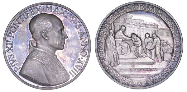 VATICANO. PIO XII (Eugenio Pacelli), 1939-1958. Medaglia annuale in argento 1956/ A. XVIII. Proclamazione della festa del Lavoro Cristiano.