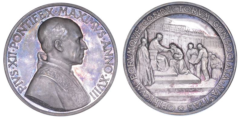 VATICANO. PIO XII (Eugenio Pacelli), 1939-1958. Medaglia annuale in argento 1956/ A. XVIII. Proclamazione della festa del Lavoro Cristiano.  - Auction Numismatics - Medals and popes - II - Cambi Casa d'Aste