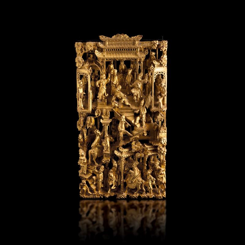 Carved wooden panel with gold leaf depicting a court scene, Canton, China, Qing Dynasty, 19th century  - Auction Fine Asian Works of Art - Cambi Casa d'Aste