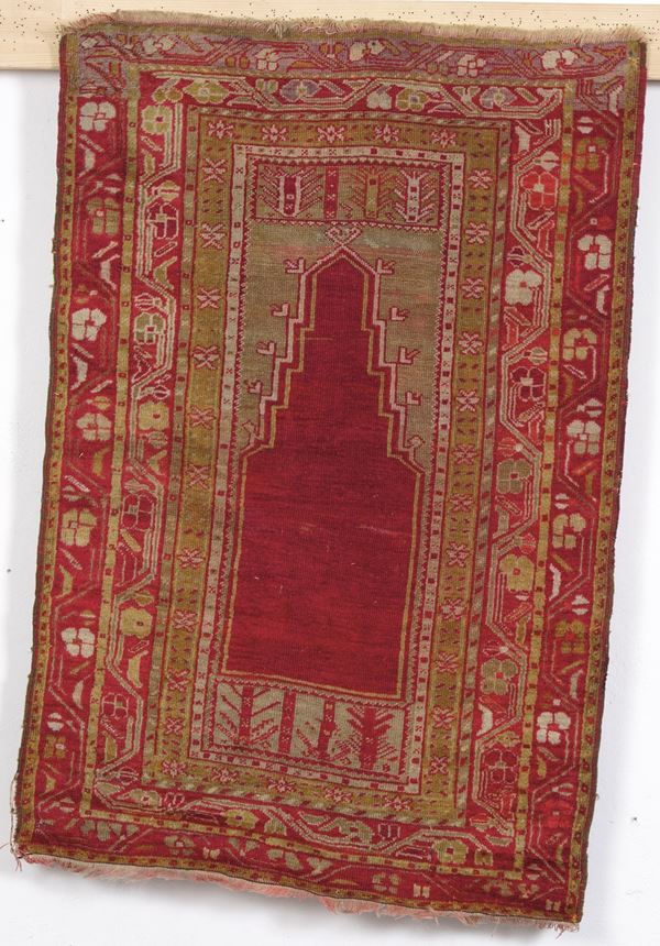 Lotto di due tappeti a preghira uno Karabagh fine XIX secolo, uno Anatolia fine XIX secolo